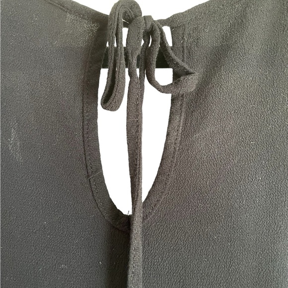 Mossimo woman’s Long Sleeve black top with ruffled high/low hem, size large - Picture 6 of 9